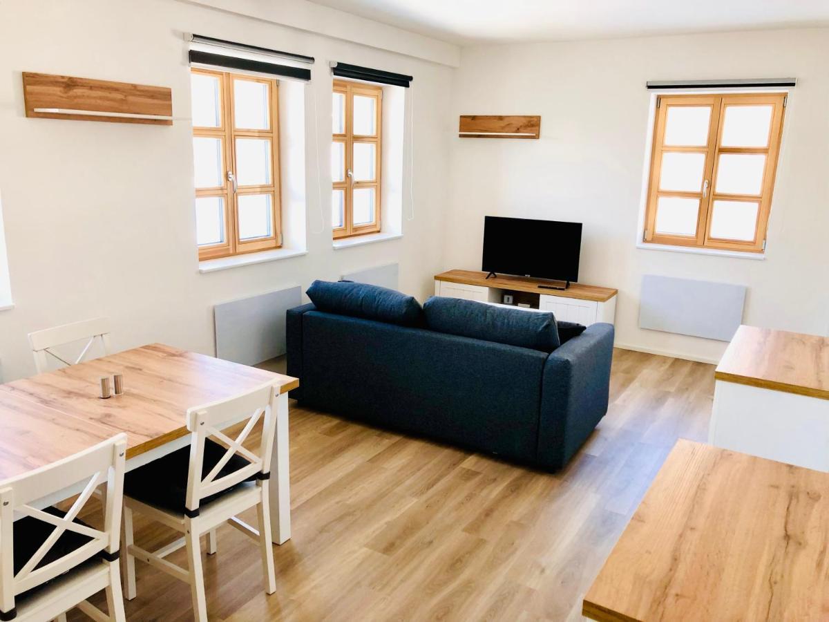 Lysa Hora Apartment *